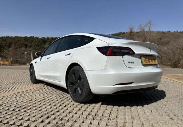 试驾体验Model 3后 懂得特斯拉为什么独一无二，百公里加速仅2.1秒