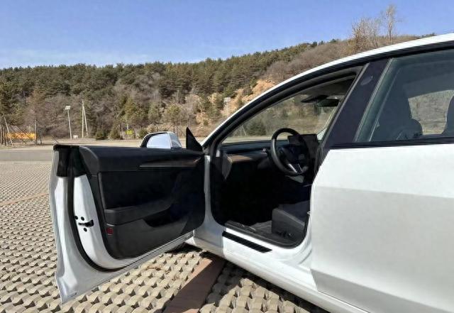 试驾体验Model 3后 懂得特斯拉为什么独一无二，百公里加速仅2.1秒