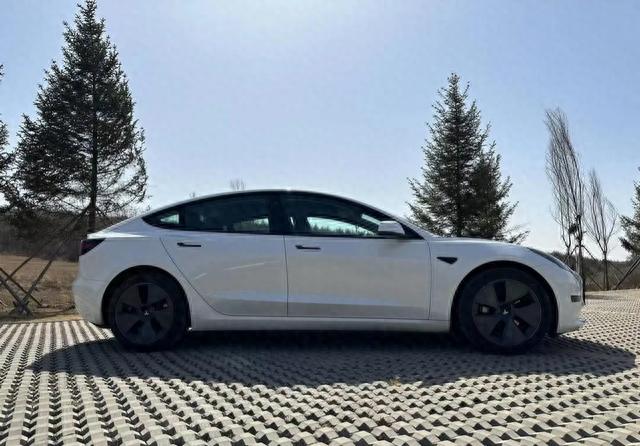 试驾体验Model 3后 懂得特斯拉为什么独一无二，百公里加速仅2.1秒