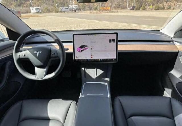 试驾体验Model 3后 懂得特斯拉为什么独一无二，百公里加速仅2.1秒