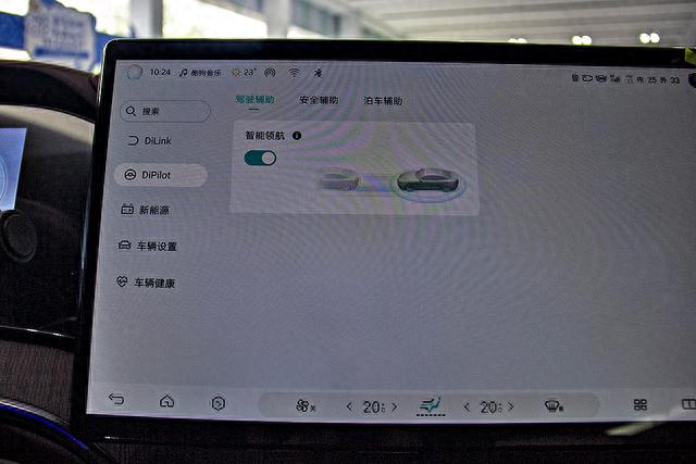 海洋美学确实靓，车机系统智能高，静态体验比亚迪海豹DM-i｜智驾开箱