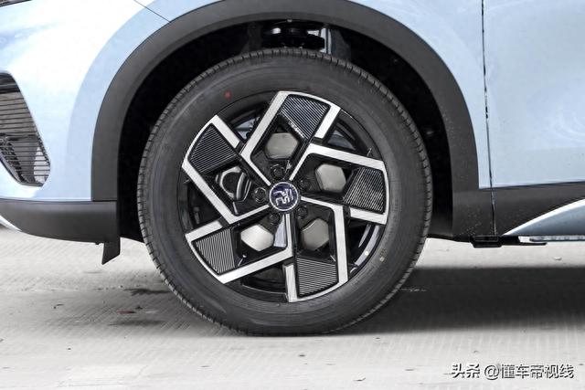 新车 | 13.58万元起，比亚迪元PLUS冠军版上市，颜色丰富/配置升级