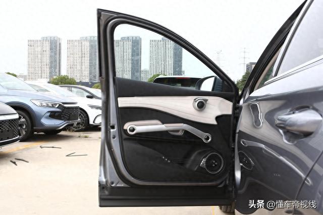 新车 | 13.58万元起，比亚迪元PLUS冠军版上市，颜色丰富/配置升级