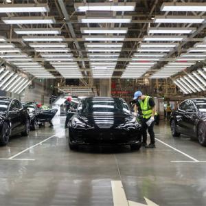 特斯拉在华实现3年200万辆整车出厂　本土化率超95%成新制造样板 ...