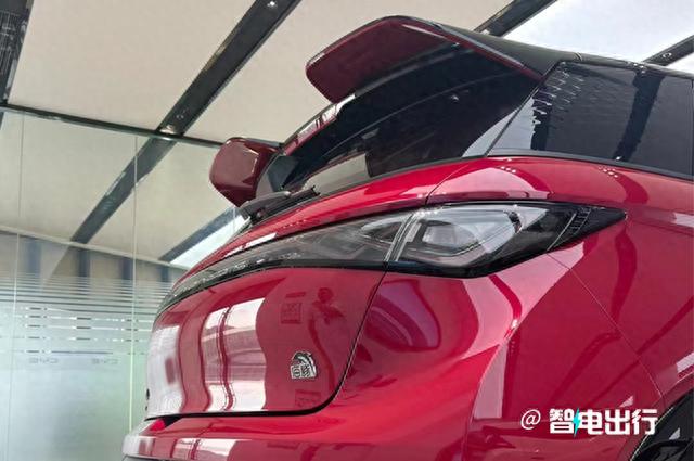 比亚迪官宣：新海豚“涨价”售12.68万起！这些变化你买单吗