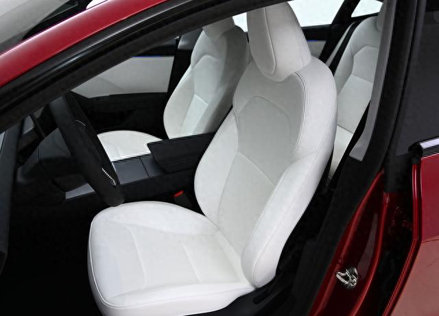 新款特斯拉Model 3焕新版内饰实拍 新理念挺香