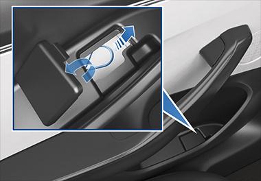 特斯拉Model 3焕新版新增后门应急开启功能