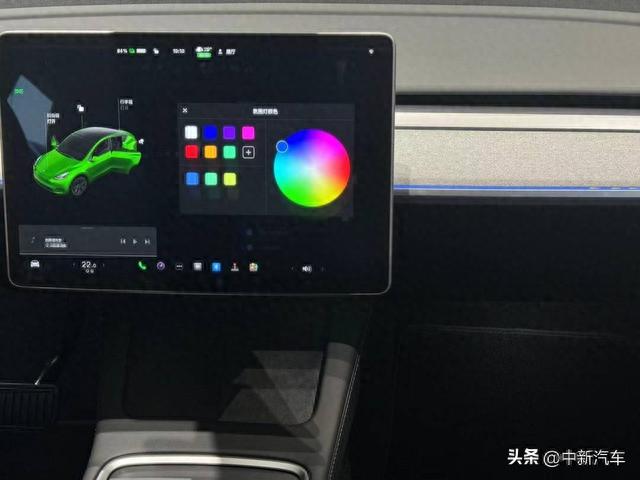 加料不加价、配置有诚意，再进化的Model Y现身特斯拉门店！