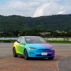 特斯拉彩虹车又现身啦！「Drive with Pride与骄傲同行」活动开跑 ...